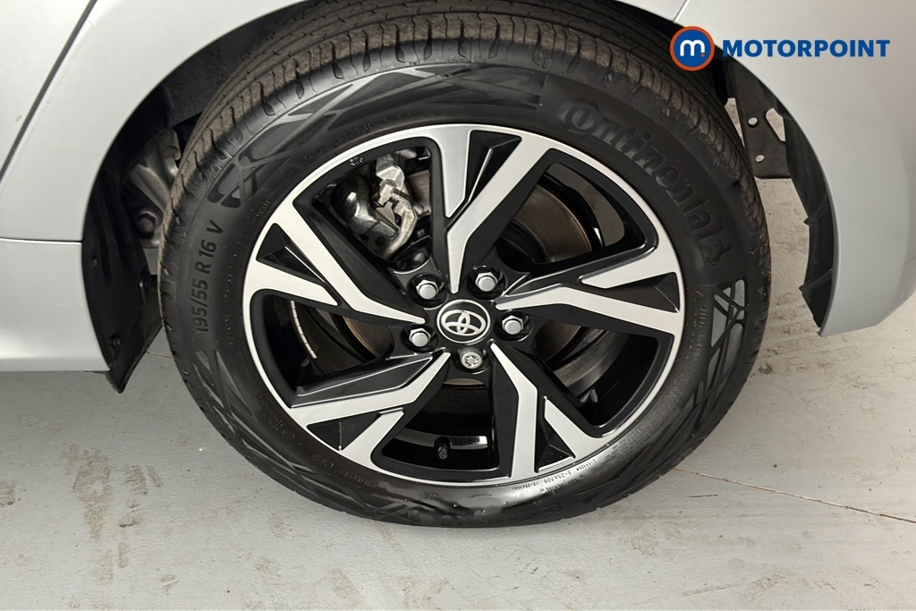 Toyota Yaris 1.5 Hybrid Icon Cvt White #37