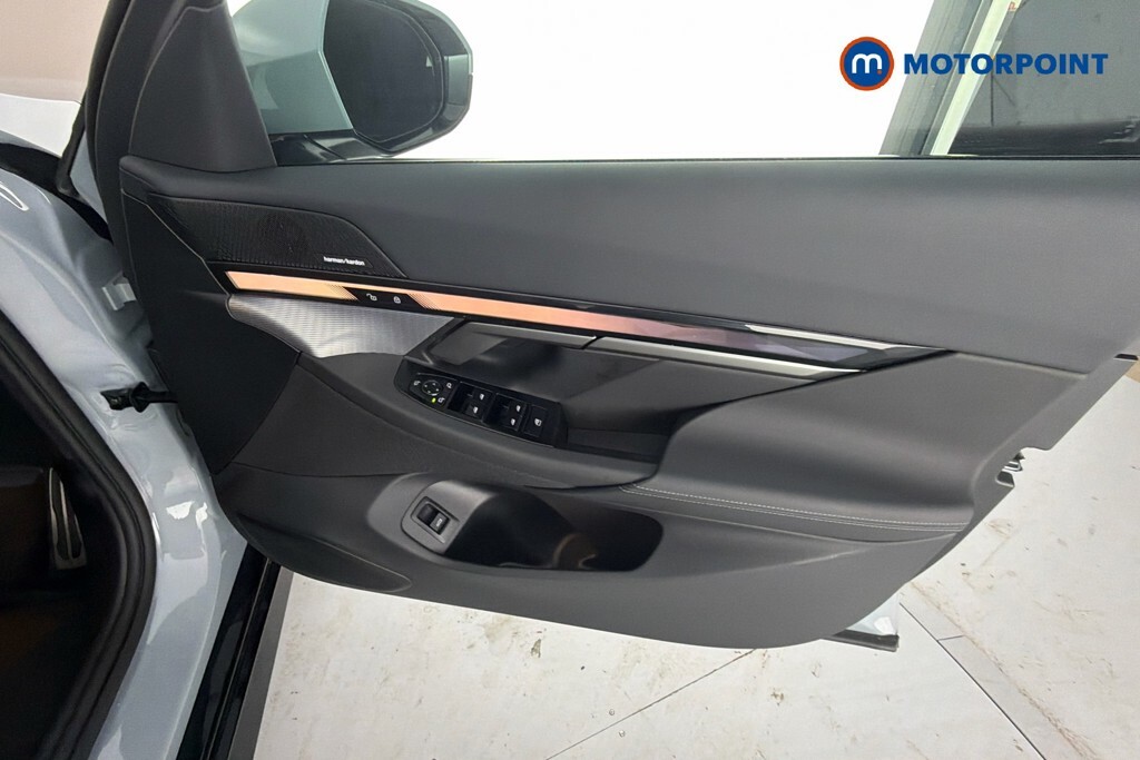 BMW i5 40 83.9Kwh M Sport Touring Edrive 11Kw Charger Green #25