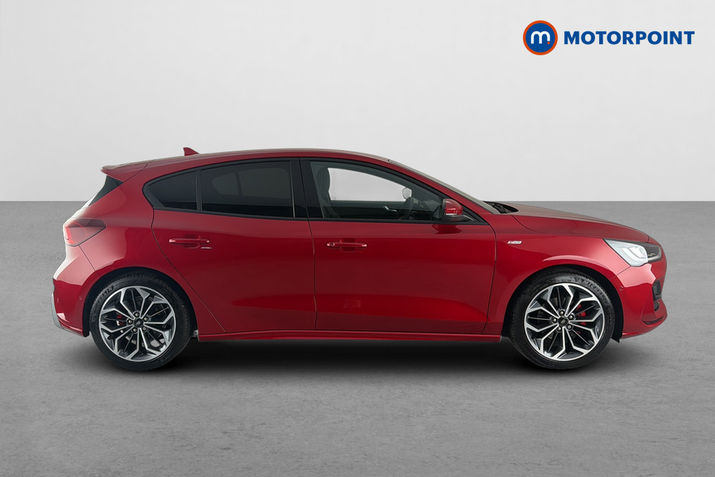 Ford Focus 1.0 Ecoboost Hybrid Mhev 155 St-line X YJ23UEL Red #4