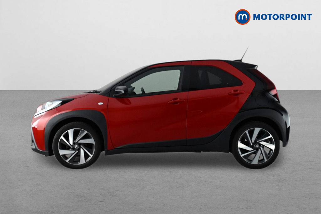 Toyota Aygo X 1.0 Vvt-i Edge Red #4