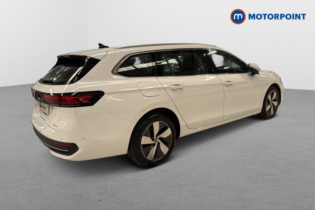 Volkswagen Passat 1.5 Tsi Ehybrid Life Dsg White #3
