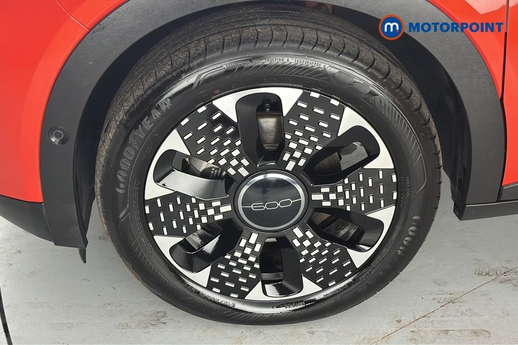 Fiat 600e New Fiat 600E La Prima 54Kwh 154Hp #37