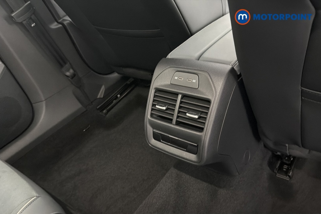 Volkswagen Passat 1.5 Etsi Mhev Life Estate Hybrid Dsg Eu Silver #30
