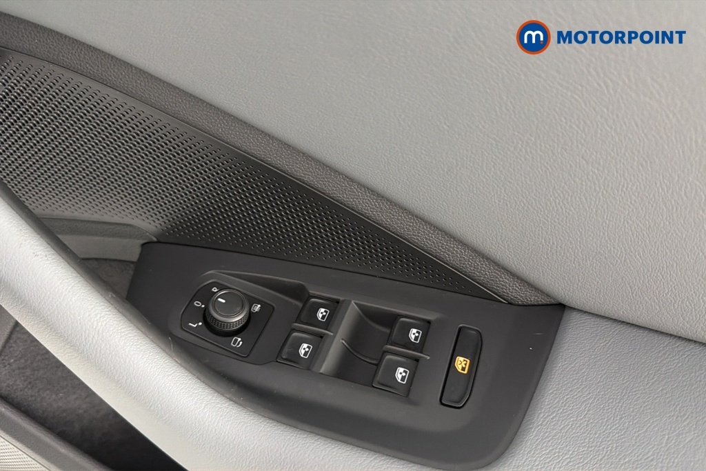 Volkswagen Passat 1.5 Etsi Mhev Life Estate Hybrid Dsg Eu Silver #24