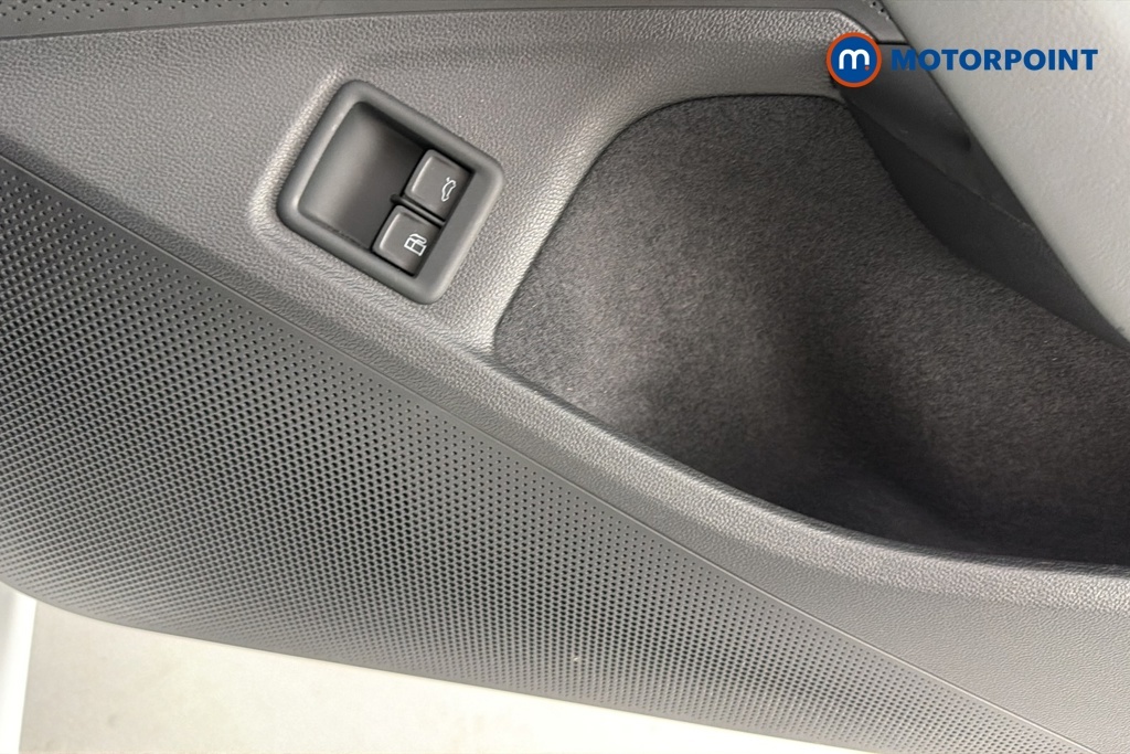 Volkswagen Passat 1.5 Etsi Mhev Life Estate Hybrid Dsg Eu Silver #25