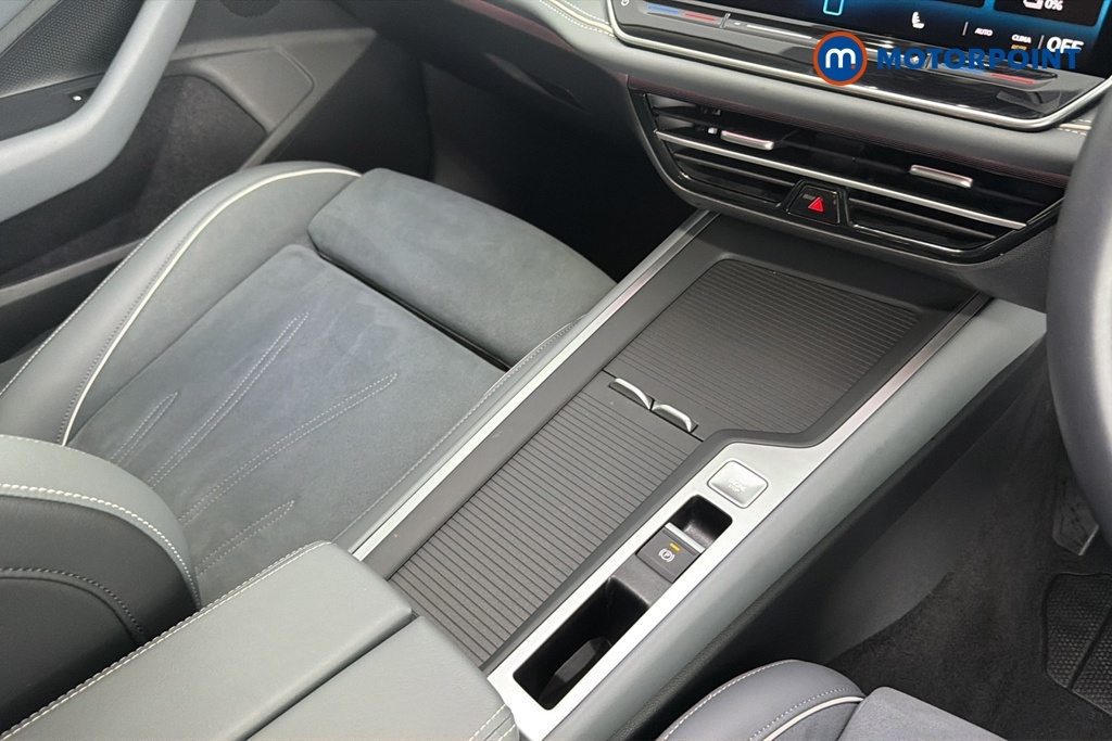 Volkswagen Passat 1.5 Etsi Mhev Life Estate Hybrid Dsg Eu Silver #21