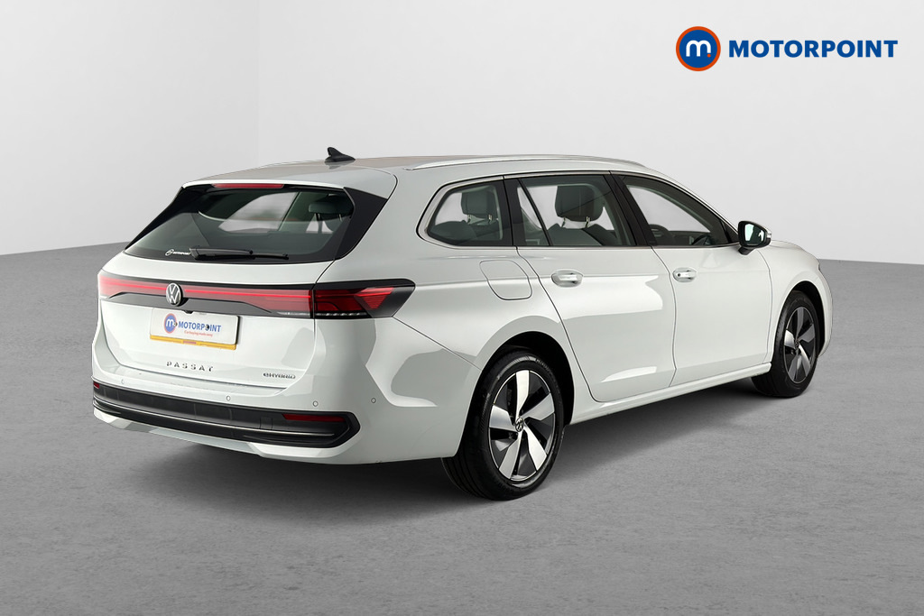 Volkswagen Passat 1.5 Tsi Ehybrid Life Dsg White #5