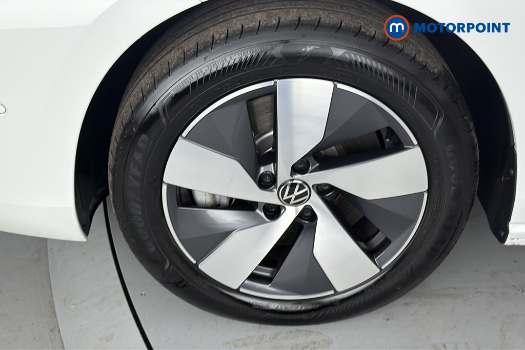 Volkswagen Passat 1.5 Etsi Mhev Life Estate Hybrid Dsg Eu Silver #41