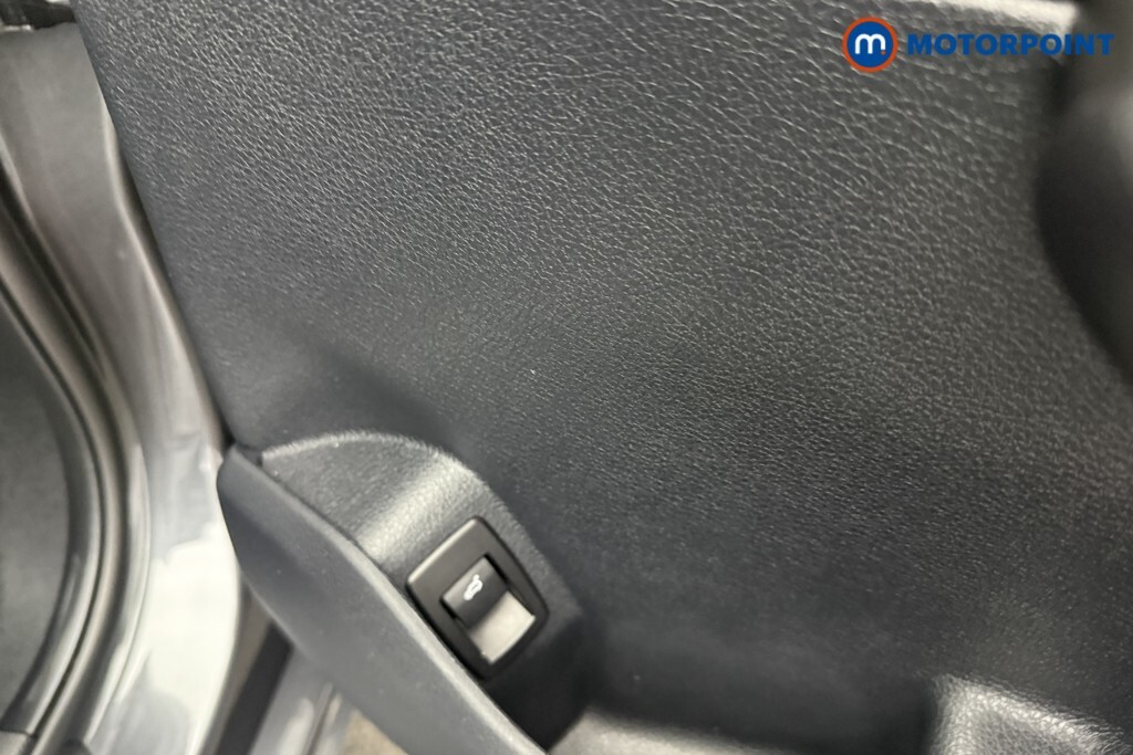 BMW 2 Series 220D Luxury Step Black #27