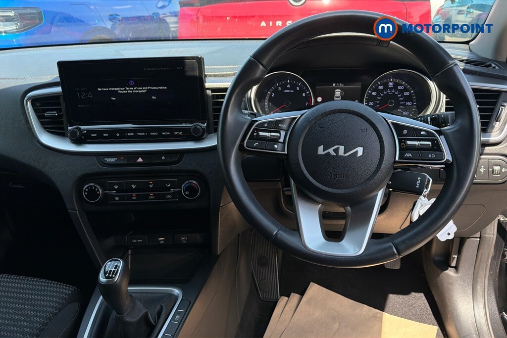 Kia Xceed 2 Red #9