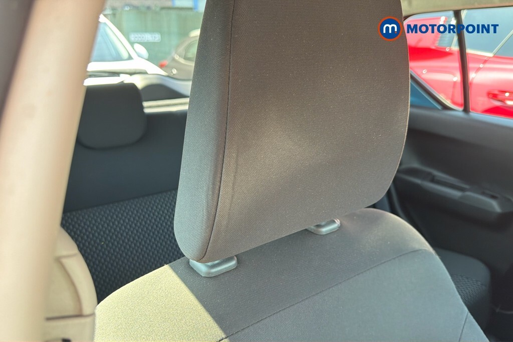 Suzuki Ignis Hatchback #18