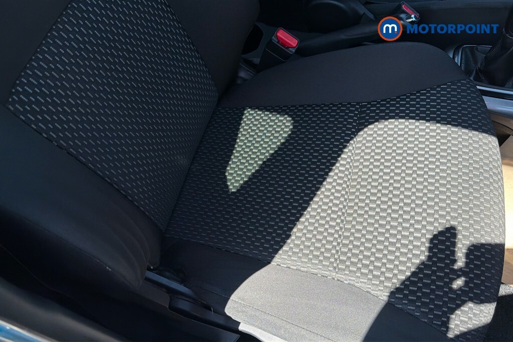 Suzuki Ignis Hatchback #17