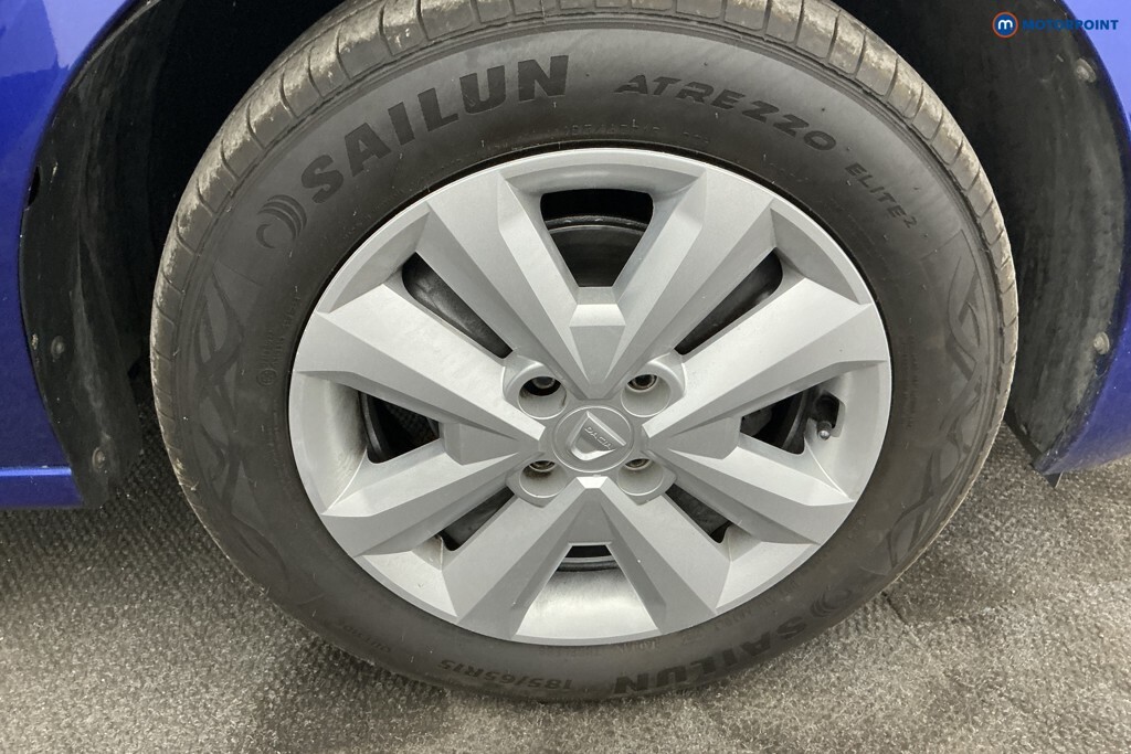 Dacia Sandero Essential Grey #37