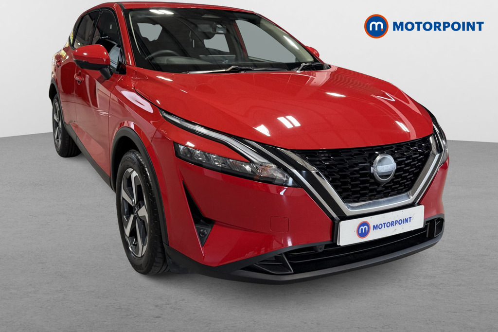 Nissan Qashqai 1.3 Dig-t Mh 158 N-connecta Xtronic Red