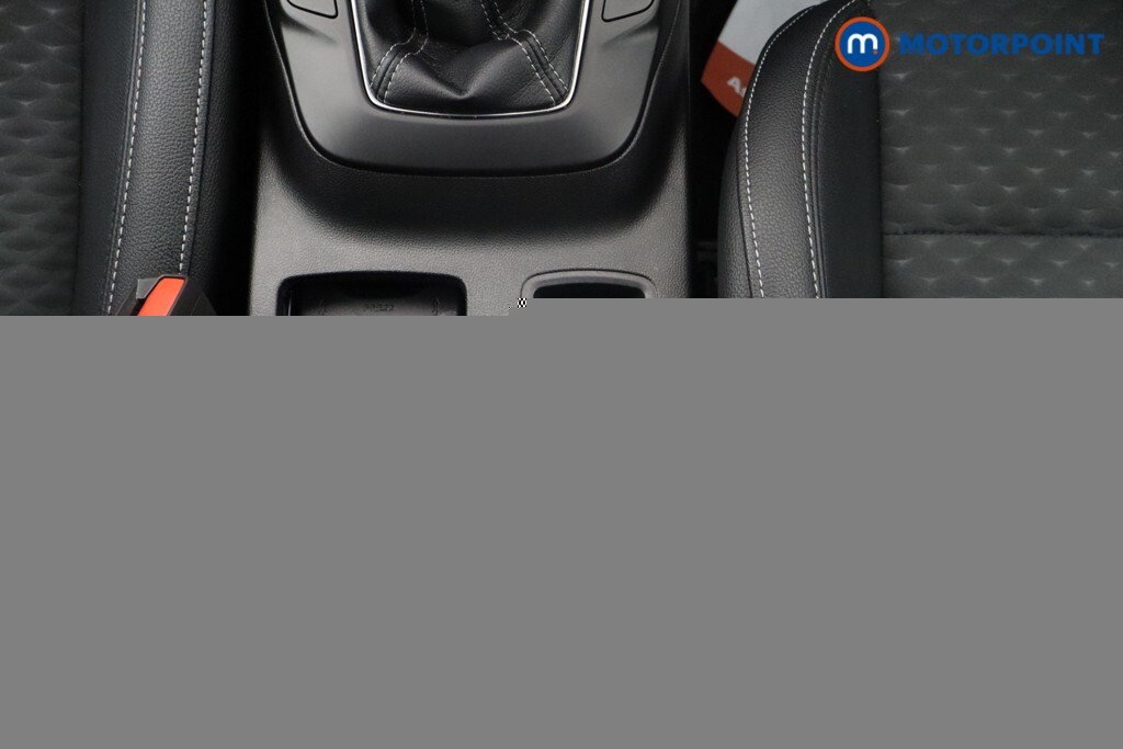 Ford Focus White #16