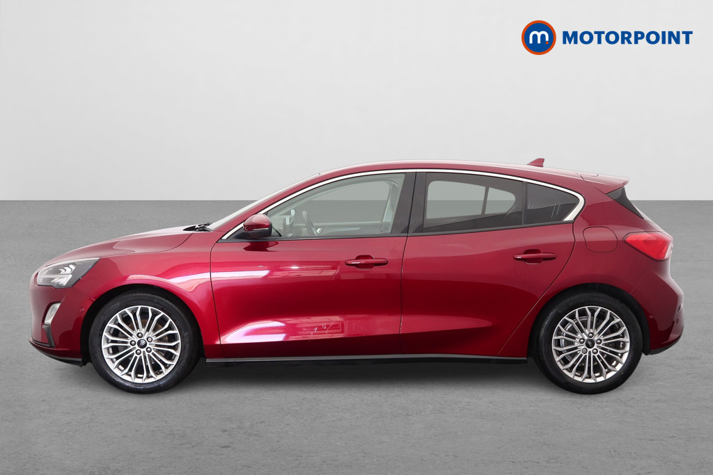 Ford Focus 1.0 Ecoboost 125 Titanium X Red #4