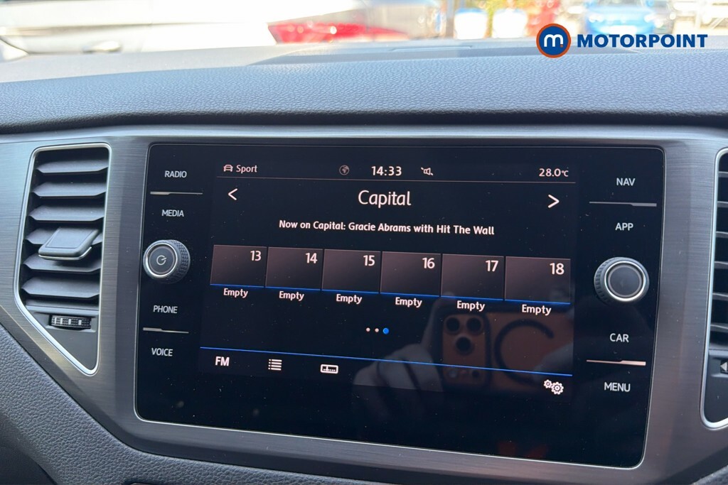 Volkswagen Golf SV Match Silver #12