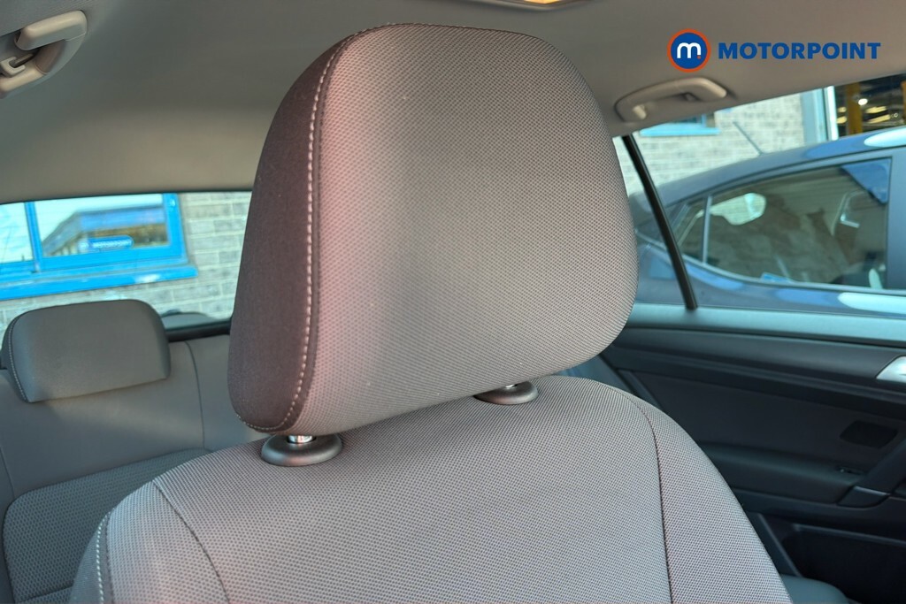 Volkswagen Golf SV Match Silver #18