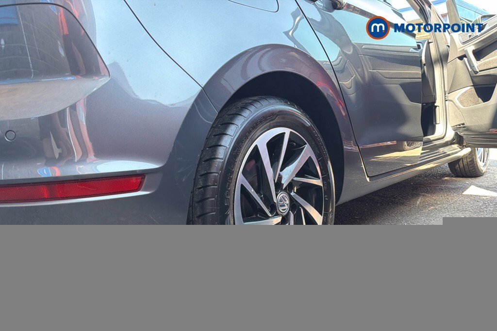 Volkswagen Golf SV Match Silver #23