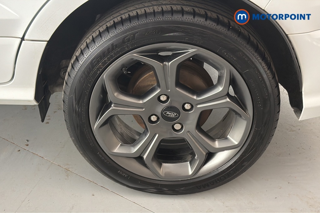 Ford Ecosport Hatchback White #26