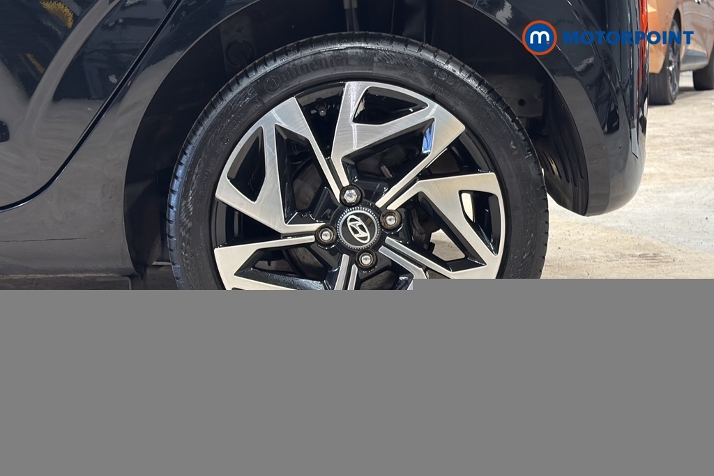 Hyundai I10 Hatchback Green #34