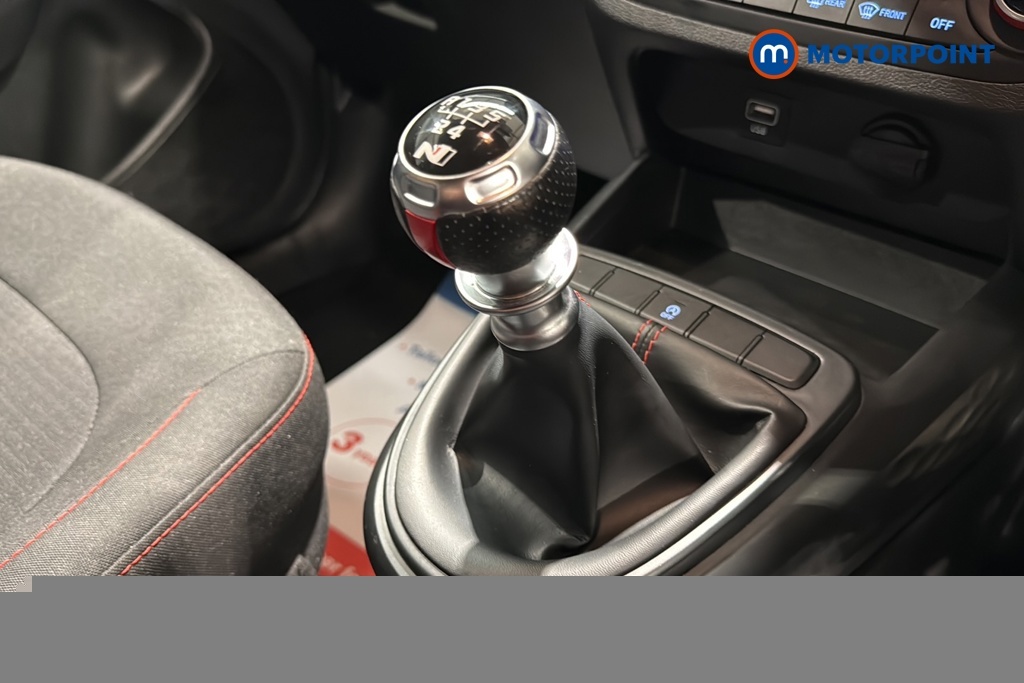 Hyundai I10 Hatchback Green #18