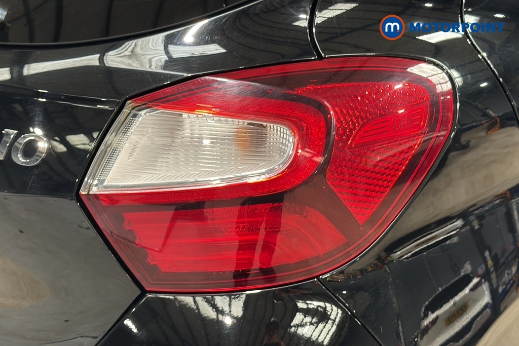 Hyundai I10 Hatchback Green #28