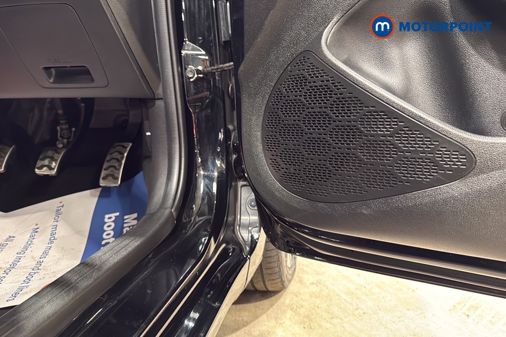 Hyundai I10 Hatchback Green #21