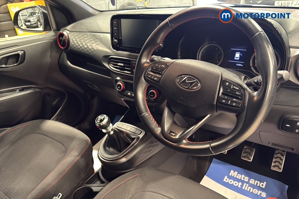 Hyundai I10 Hatchback Green #8