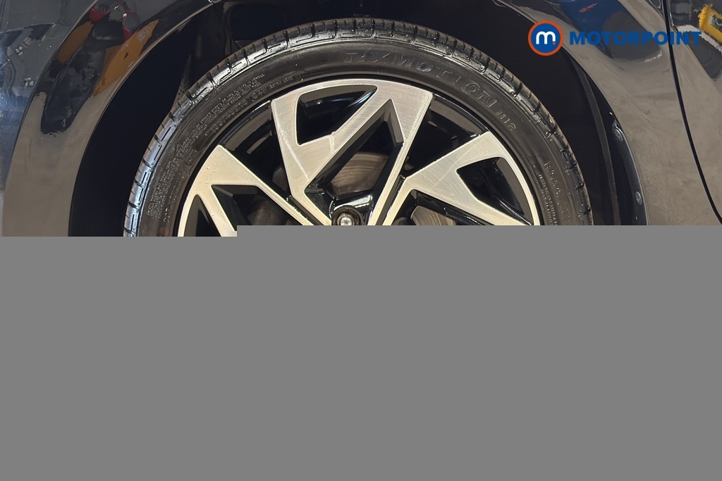 Hyundai I10 Hatchback Green #33