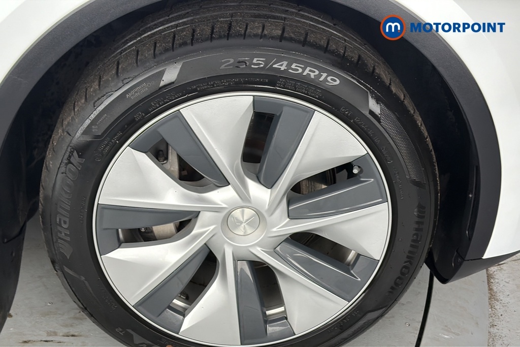 Tesla Model Y Rwd Auto Black #40