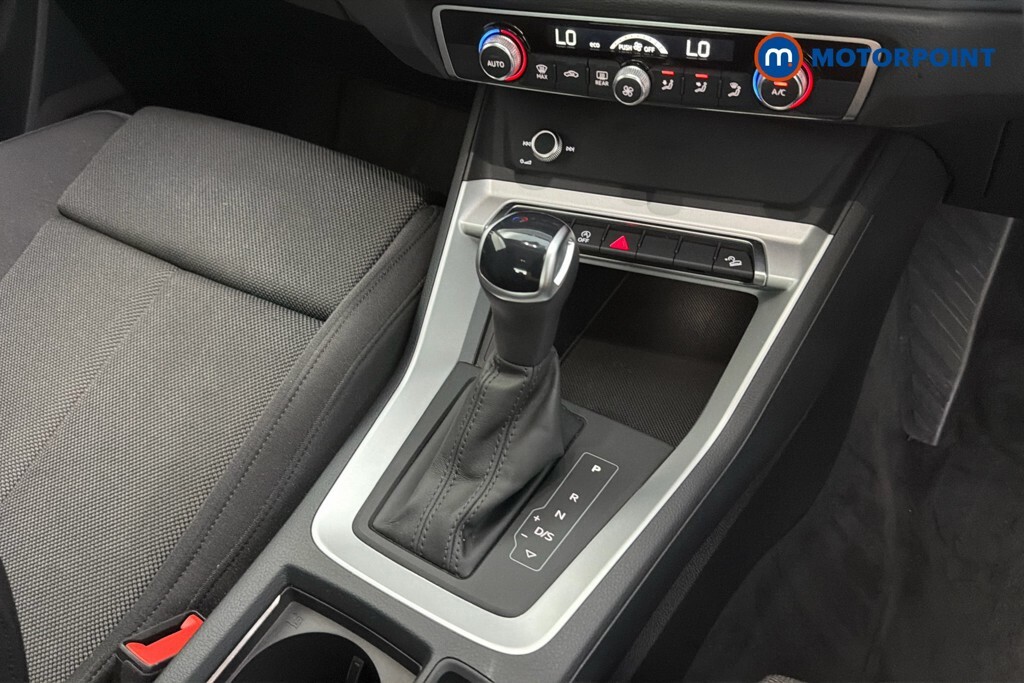 Audi Q3 Black Edition Black #16