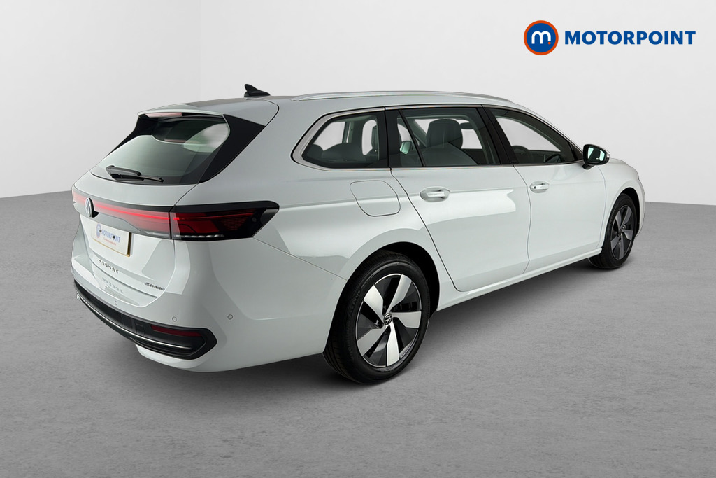 Volkswagen Passat 1.5 Tsi Ehybrid Life Dsg White #5