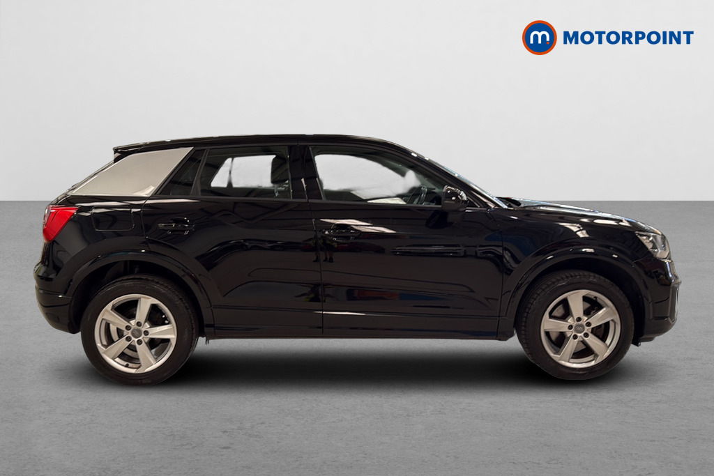 Audi Q2 1.0 Tfsi Sport Black #4