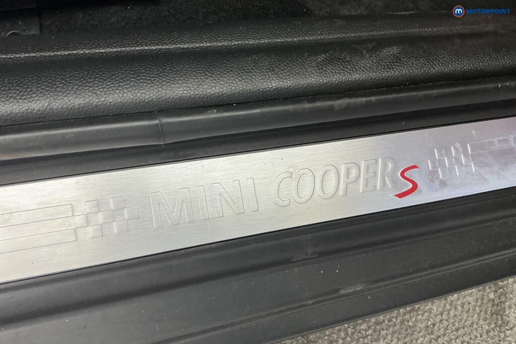 Mini Hatch 5-Door Cooper S Sport Red #23