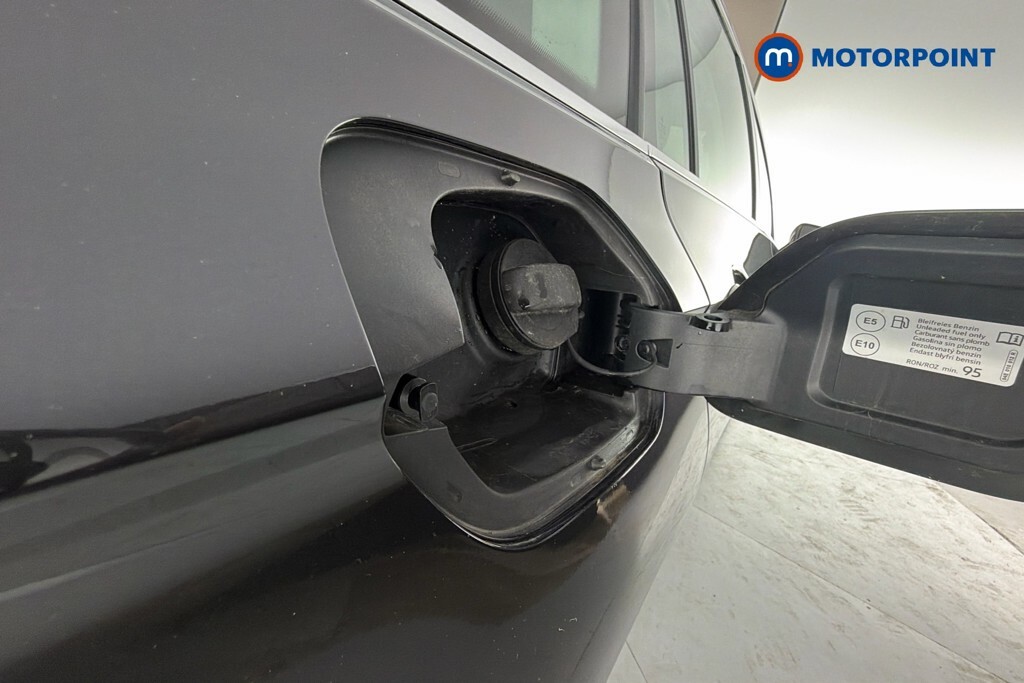 Volkswagen Passat Gte Grey #31