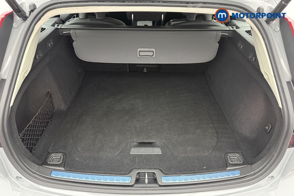 Volvo V60 Plus Dark Black #28