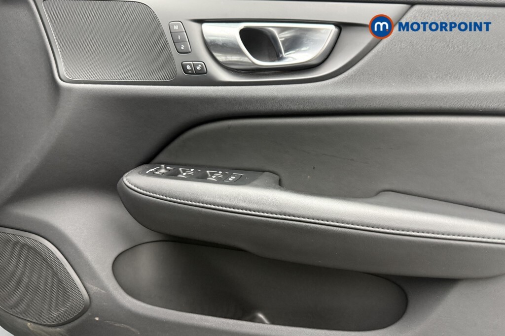 Volvo V60 Plus Dark Black #23