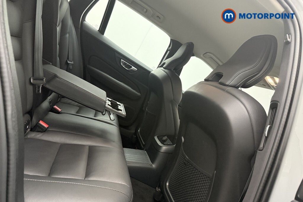 Volvo V60 Plus Dark Black #25