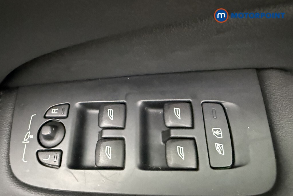Volvo V60 Plus Dark Black #24