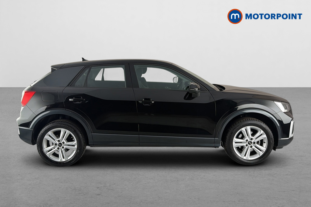 Audi Q2 30 Tfsi Sport Black #4