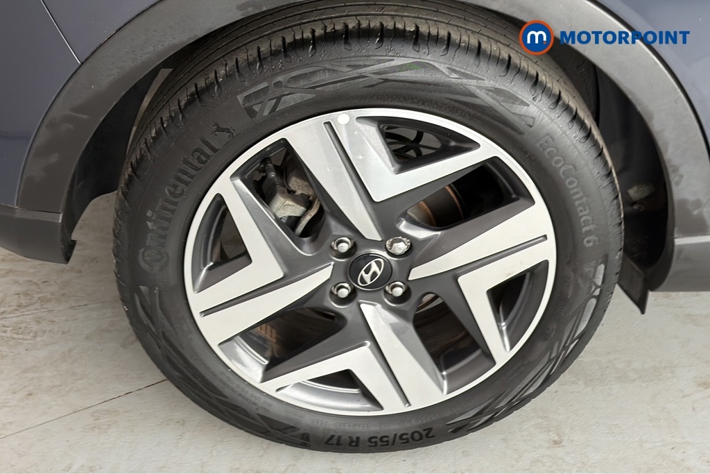 Hyundai Bayon Ultimate White #39