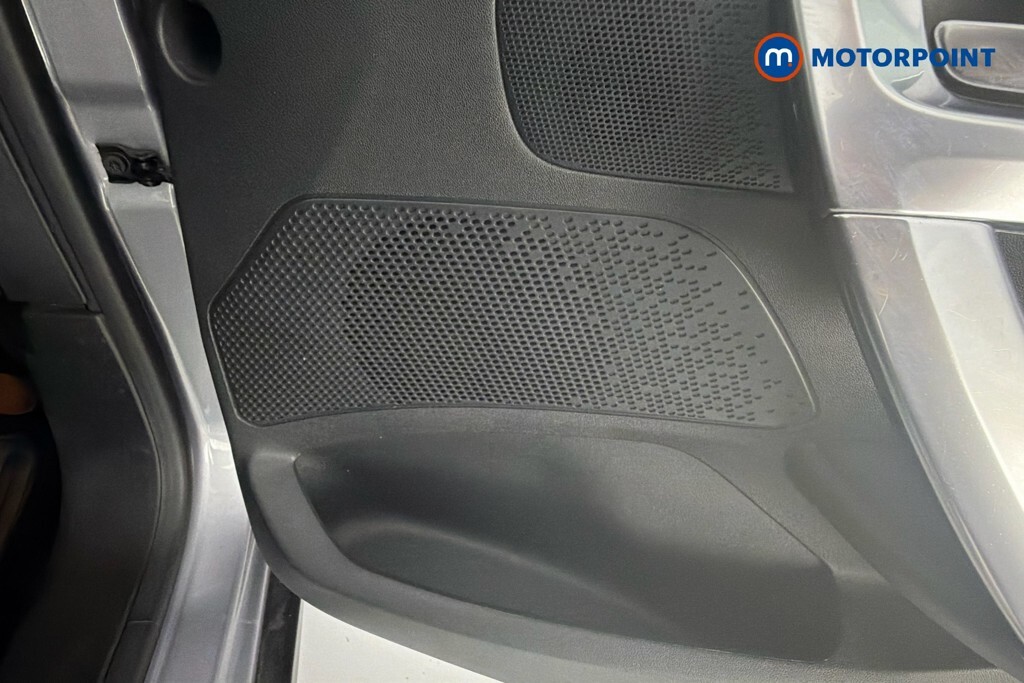 Peugeot 2008 1.2 Puretech Active Black #26