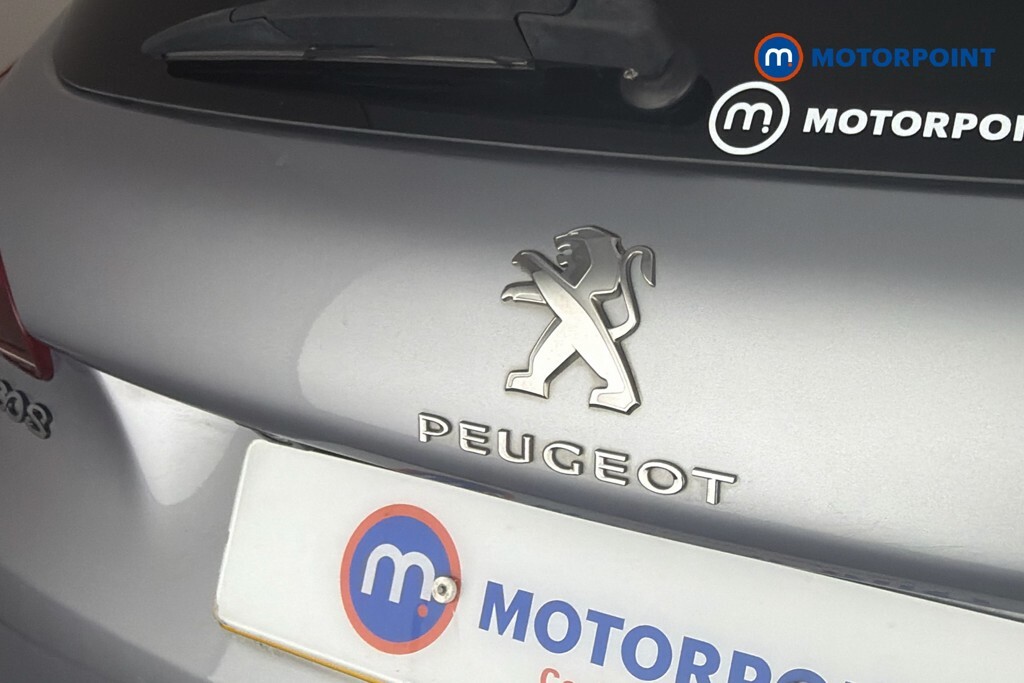 Peugeot 2008 1.2 Puretech Active Black #35
