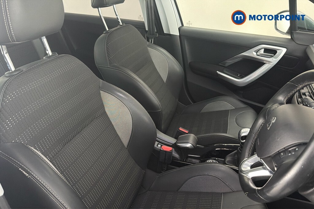 Peugeot 2008 1.2 Puretech Active Black #27