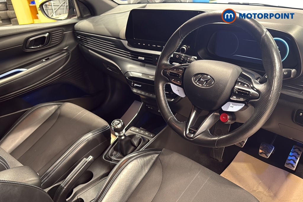 Hyundai I20 Hatchback White #8