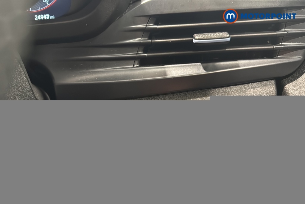 Hyundai I20 Hatchback White #16