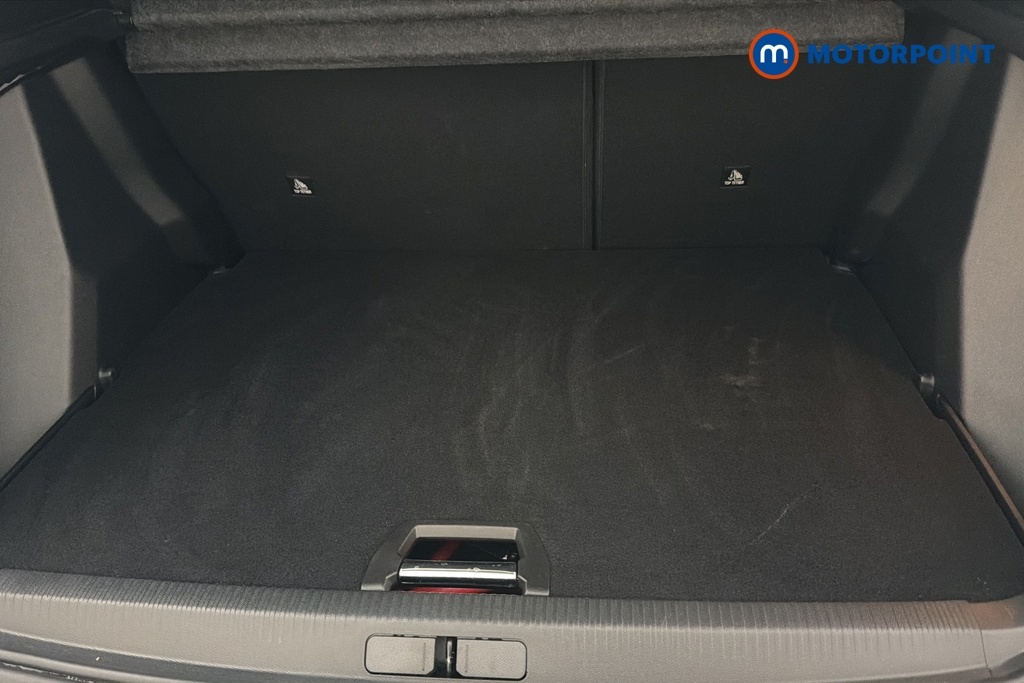 Peugeot e-2008 Allure White #28