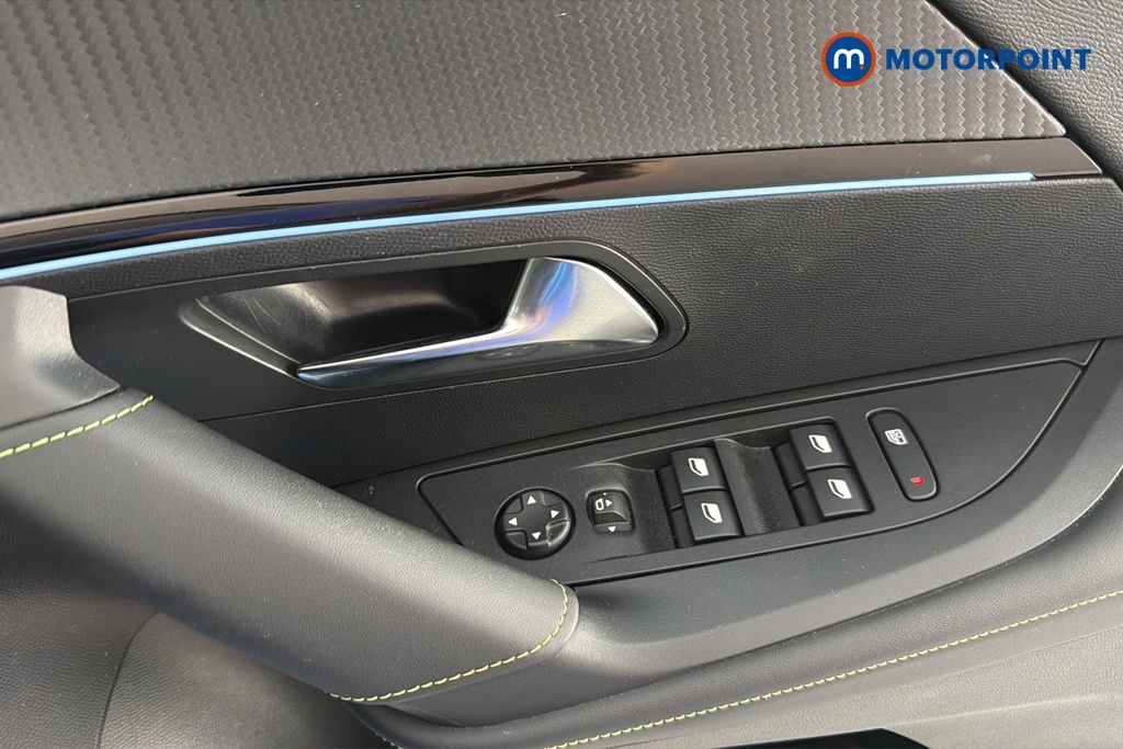 Peugeot e-2008 Allure White #22