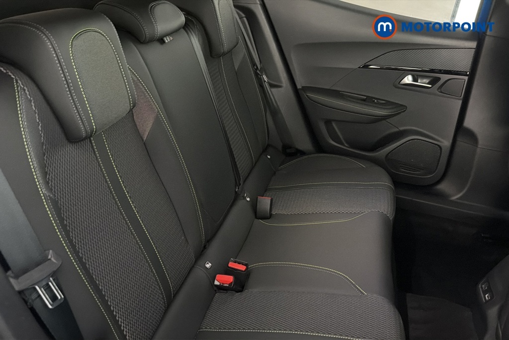 Peugeot e-2008 Allure White #26